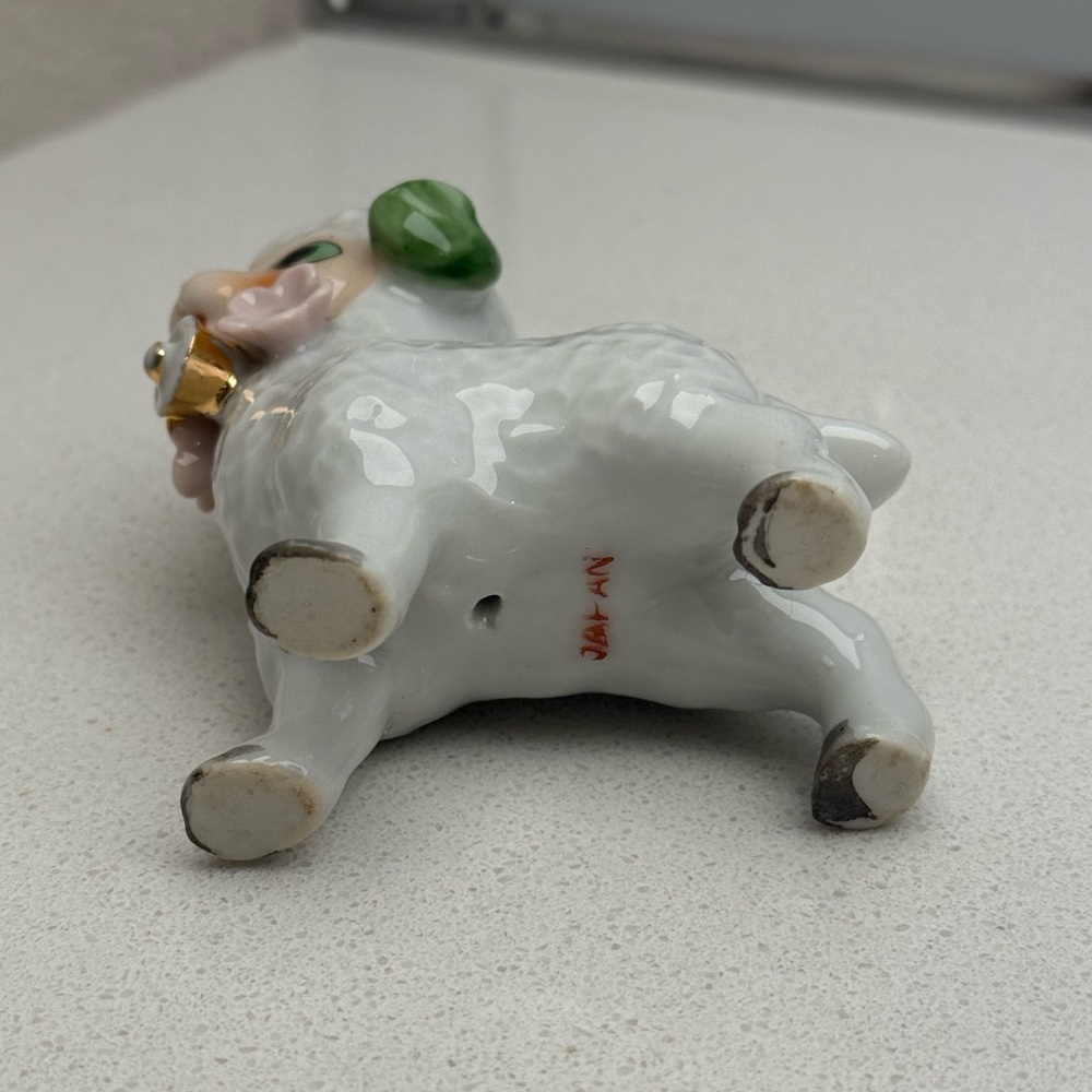 Vintage Glossy Ceramic Lamb Figurine Easter 1950s Springtime Decor Made in Japan - Picture 10 of 17